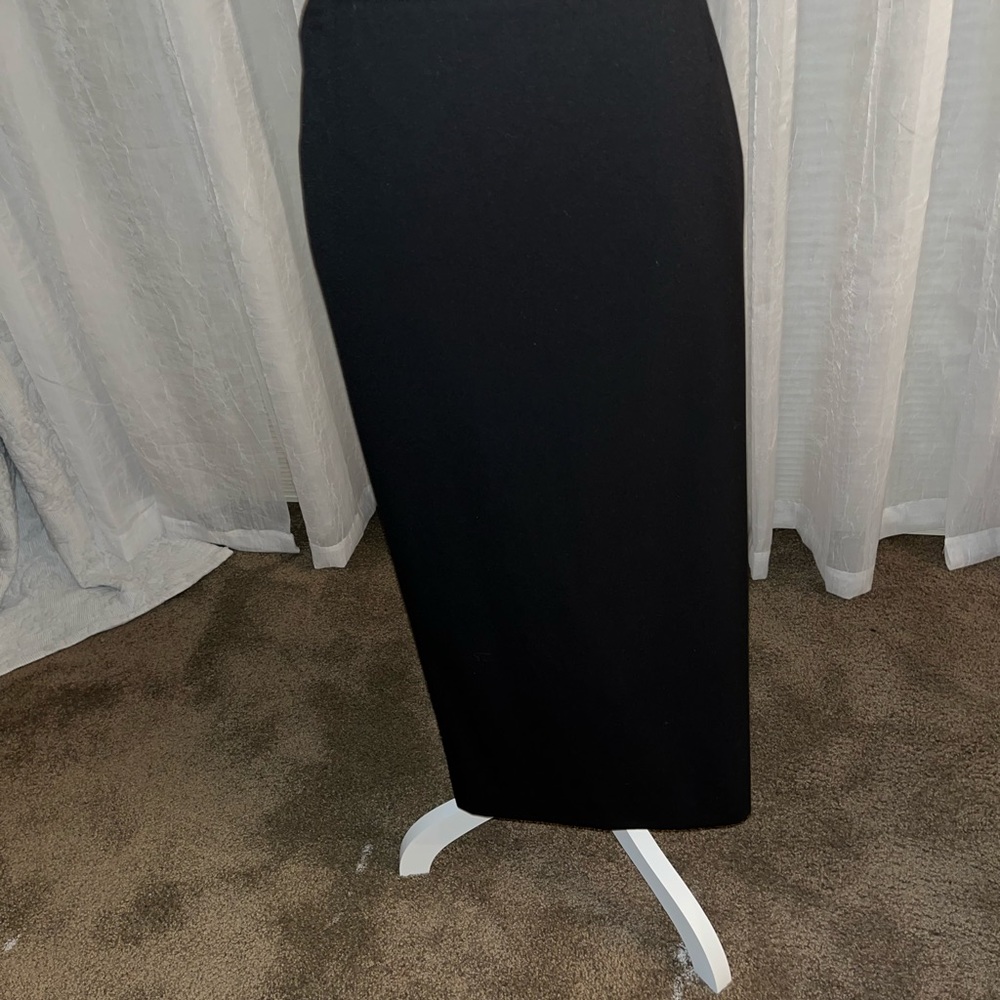 Tahari Black Pencil Skirt, Size 10